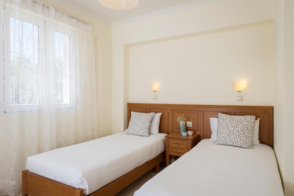 Hermes Sea View Stalos Exterior photo